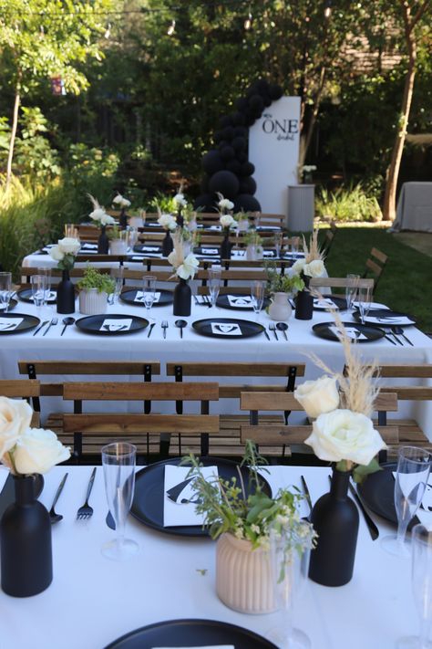 Black And White 40th Birthday Party Table Decorations, Black And White Decorating Ideas Party, Black And White Dinner Party Decorations, Black And White Confirmation Decor, Black And White Centerpieces For Party For Men, Black And White 50th Birthday Party Decoration, Black And White Halloween Party Decor, 40th Birthday Ideas For Women Black And White, 40th Birthday Black And White