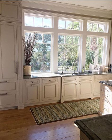 These counter height kitchen windows by @amyvermillioninteriors 😍😍😍 You cannot underestimate how much of a difference lowering your windows just a few inches to counter height makes for bringing the outdoors in. #screenshotsunday Kitchen Windows Above Sink, Window Above Sink, Above Kitchen Sink, Kitchen Sink Window, Kitchen Window Design, Kitchen Windows, Farmhouse Kitchen Design, Interior Windows, Classic Kitchens