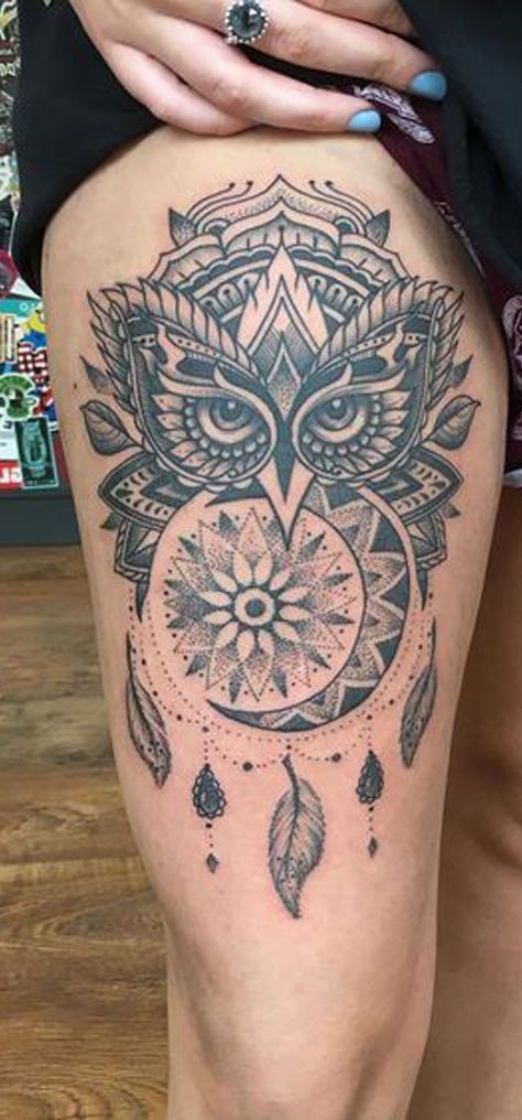 Henna Dreamcatcher, Owl Thigh Tattoos, Tattoos For Women On Thigh, Thigh Tattoo Ideas, Dreamcatcher Ideas, Upper Leg Tattoos, Thigh Tat, Flower Thigh Tattoos, Hip Thigh Tattoos