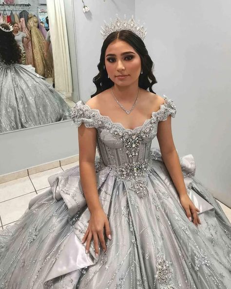 Silver Dress Quinceanera, Gray Quince Dress, Sliver Quince Dress, Gray Quinceanera Theme, Grey Quinceanera Theme, Silver Quince Dress, Gray Quinceanera Dresses, Grey Quince Dresses, Silver Quince Dresses