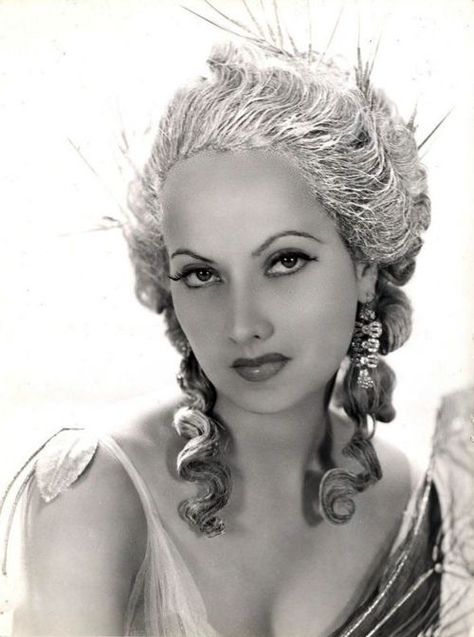 Woman Crush Wednesday: Merle Oberon – Scarlet Pimpernel, Merle Oberon, The Scarlet Pimpernel, Vintage Movie Stars, Jean Harlow, Classic Actresses, Rita Hayworth, Actrices Hollywood, Beauty Icons