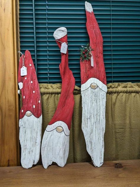 Driftwood Santa, Tree Branch Crafts, Wood Santa, Palm Frond Art, Farm Craft, Painted Pinecones, Outside Christmas Decorations, Whimsical Art Paintings, Craft Market