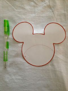 A must-have for your next Disney trip.: DIY: Tie-dye Mickey Mouse t-shirt Tie Dye Disney Shirts, Disney Closet, Tie Dye Disney, Dye Projects, Shirt Images, Tie Dye Shirts Patterns, Ty Dye, Disney Wear, Diy Tie Dye Shirts