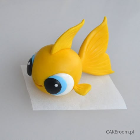 Peixe Crea Fimo, Fondant Animals, Fondant Cake Toppers, Fondant Tutorial, Tanah Liat, Fondant Decorations, Polymer Clay Animals, Fondant Figures, Sugar Craft