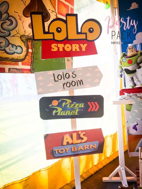 Toy Story Party | CatchMyParty.com Toy Story Cutouts Diy, Toy Story Ideas Decoration, Toys Story Birthday, Birthday Party Man, Toy Story Decor, Birthday Party Ideas Decoration, Party Ideas Decoration, Toy Story Birthday Party Ideas, Toy Story Decorations