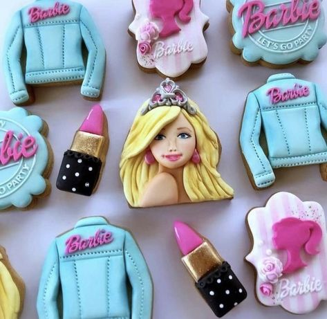 Barbie Cookies, Easy Unicorn Cake, Doll Cookies, Barbie Party Decorations, Barbie Theme Party, Theme Cookies, Decorate Cookies, Barbie Birthday Party, Barbie Theme