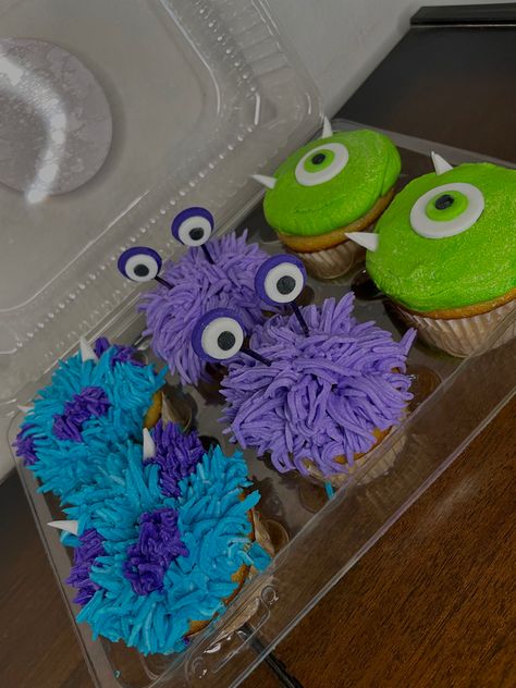 Mike Wazowski Cupcakes, Monsters Inc Strawberries, Monsters Ink First Birthday, Monster Ink Party, Monster Ink Baby Shower Ideas, Monster Inc Cake Ideas, Monsters Inc Food, Monster University Cupcakes, Monsters Inc Birthday Cake