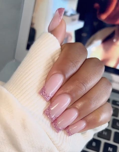 Sparkly French Tips Square, Prom Nails For Light Pink Dress, French Pink Glitter Nails, Light Pink Glitter Nails Acrylic, Pink Sparkly French Tips, Pink Sparkle French Tip, Pink French Nails With Glitter, Glitter Pink French Tip Nails, Pink Glitter Tip Nails