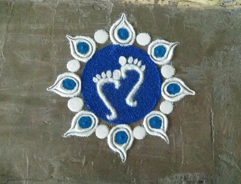 Laxmi Pagla Rangoli, Pooja Rangoli Designs, Om Meaning, Daily Simple Rangoli, Rangoli Painting, Gauri Ganpati, Small Rangoli Designs, Margali Kolam, Navratri Rangoli