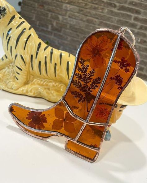 Cowboy Boot Stained Glass Pattern, New Stained Glass Ideas, Stained Glass Horseshoe, Funky Stained Glass Art, Stained Glass Cowboy Boot, Summer Stained Glass Ideas, Small Stained Glass Projects Simple, Spring Stained Glass Ideas, Stained Glass Projects For Beginners