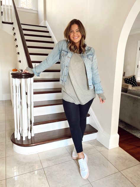 Caralyn Mirand Koch Outfit, Casual Leggings Outfit Spring Plus Size, Long Shirt With Leggings Outfit, Plus Size Leggings Outfit Casual, Plus Size Jean Jacket Outfits, T Shirt And Leggings Outfit, Spring Leggings Outfit, Chubby Outfits, Wantable Outfits