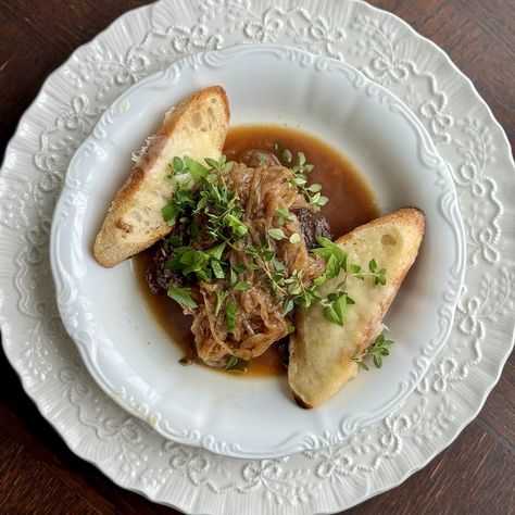 French Onion Beef Short Ribs - Blythes Blog French Onion Beef Short Rib Soup, Chili Casserole, Sliced Baguette, Beef Short Ribs, Chicken Meatballs, Braised Beef, French Onion, Short Ribs, Latest Recipe