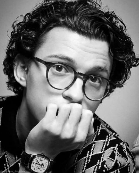 Tom Holland Glasses, Tomholland Spiderman, Amazing Spiderman, Peter Parker, Tom Holland, Instagram A, Holland, Spiderman, Fan