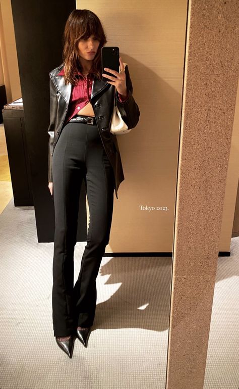 Fashion Outfits French, Rockstar Girlfriend Outfit, Gig Outfit, Rockstar Girlfriend, Paris Outfits, Instagrammer, Fashion Fits, Arctic Monkeys, Monkeys