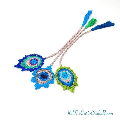 Crochet Peacock Feather Free Pattern, Crochet Peacock Feather, Crochet Peacock, Crochet Feather, Feather Bookmark, Crochet Appliques, Crochet Bookmarks, Crochet Applique, Lombok