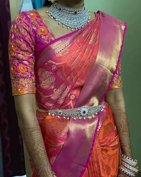 Orange With Pink Silk Saree, Pink Orange Saree, Pink And Orange Saree, Pink Saree Blouse, Peach Color Saree, Reception Stage, Blouse Works, Dress Saree, Stage Decor