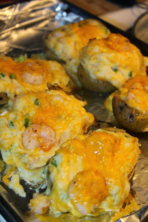 For the Love of Food: Paula Deen's Twice Baked Shrimp Stuffed Potatoes! Crawfish Stuffed Potatoes, Sautéed Shrimp Recipes, Shrimp Stuffed Baked Potatoes, Crawfish Potatoes, Shrimp Baked Potato Recipe, Shrimp Stuffed Potatoes, Pescatarian Thanksgiving, Stuffed Potato Skins, Potatoes Dishes