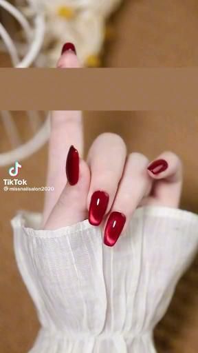 Valentines Day Nails Ideas, Red Valentines Day Nails, Shellac Nail Polish, Magic Colors, Cat Eye Nails Polish, Minimal Nails Art, Eye Nail Art, Velvet Nails, Cat Eye Gel Polish