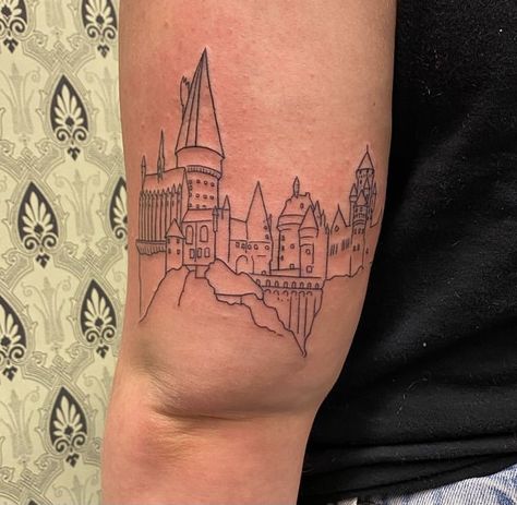 Harry Potter Castle Tattoo, Ravenclaw Tattoo, Hogwarts Castle Tattoo, Baker Tattoo, Hogwarts Tattoo, Hp Tattoo, Castle Tattoo, Harry Potter Tattoos, Harry Potter Tattoo