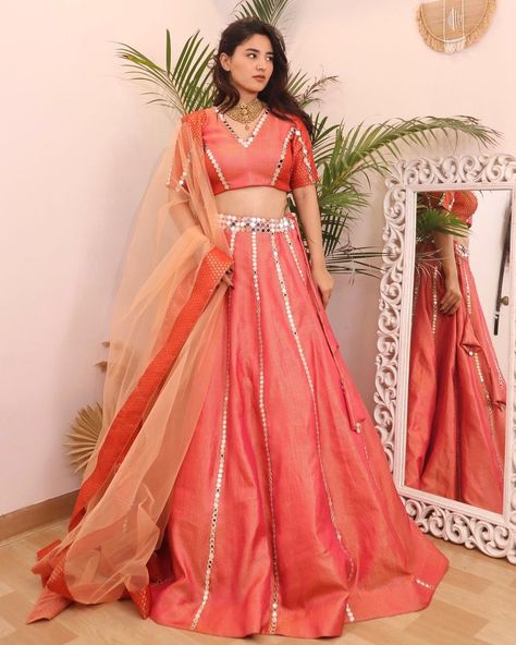 Unique Lehenga Designs, Unique Lehenga, Wedding Outfits Indian, Somya Gupta, Umbrella Dress, Simple Lehenga, Half Saree Lehenga, Outfits Indian, Latest Blouse Designs Pattern