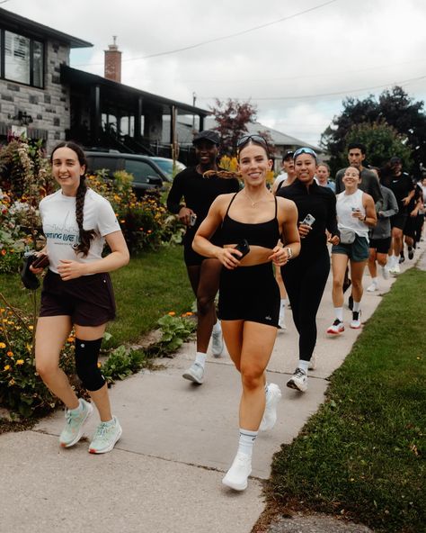 Let’s lead the first Alo RUNNERS Club👀 Recap! Loved celebrating Alo’s new running shoe with so many other runners globally! We all ran a 5km at the same time Saturday🌎 SO to everyone who came out. We almost beat the rain🌧️ You were amazing!! Could not have asked for a better group to lead🤍 Thank you Alo and the staff at Yorkdale Mall for the warm welcome. P.S. Size up a 1/2 size imo. I usually wear 6.5 shoe but wore a size 7 and they fit great. Also wearing all “airlift” items🕺 📸: @7... Running Club Aesthetic, Runs Aesthetic, Run Club Aesthetic, Running Shoes Aesthetic, 2025 Manifestation, Running Aesthetic, Run Club, Clubbing Aesthetic, Running Club