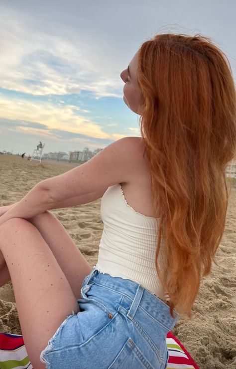 Better Than The Movies, Ginger Girls, Redhead Girl, Ginger Hair, I Love Girls, Beach Hair, Outer Banks, Looks Vintage, Outfits Aesthetic