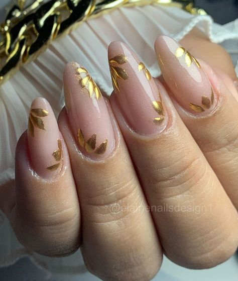 50+ Glamorous and Glittery Gold Nail Designs – May The Ray Nude Nails With Glitter, White Nails With Gold, Gold Chrome Nails, Gold Nail Designs, Gold Nail Art, Pink Ombre Nails, Glittery Nails, Nude Nail Designs, Gold Nail