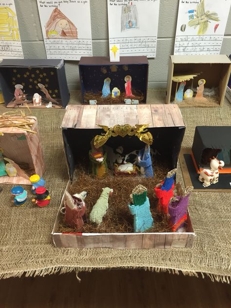 Nativity Diorama Nativity Shoe Boxes, Nativity Diorama For Kids, Shoebox Nativity Scene, Nativity Diorama, Nativity Scene Crafts, Kindergarten Christmas Crafts, Diorama Kids, Summer Camp Art, Nativity Stable