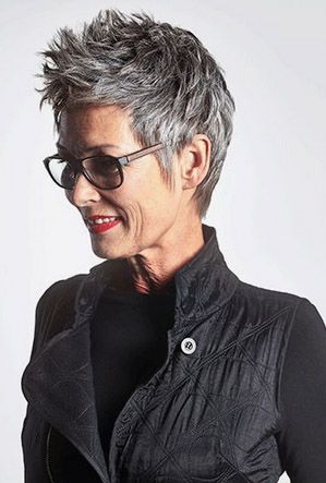 Black Haircut Styles, Hair And Glasses, Granny Hair, Grey White Hair, Silver Grey Hair, Short Grey Hair, Super Hair, Trendy Hair Color, Penteado Cabelo Curto