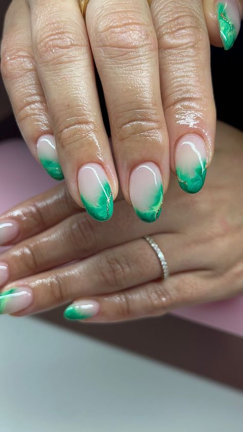 Emerald Green Inspired Nails, Marble Blooming Nails, Marble Biab Nails, Marble Nails With Blooming Gel, Blue And Green Gel Nails, Blooming Gel Manicure, Blooming Gel Nail Art Marble, Biab Gel Nails Designs, Blooming Gel Marble Nails