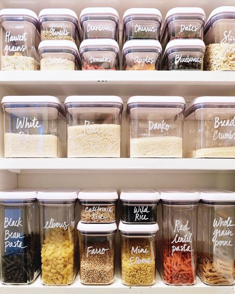 Organisation Labels, Beautiful Pantry, Pantry Decor, Pantry Containers, Organized Pantry, Farmhouse Pantry, Pantry Organisation, Pantry Shelves, Home Edit