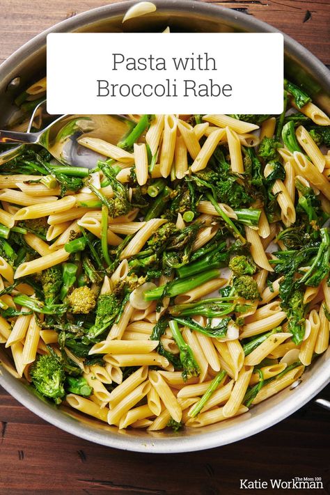 Pasta with Broccoli Rabe: An easy and clean but flavorful pasta dish featuring the singular pleasure of broccoli rabe. #easypasta #pasta #broccolirabe Rapini Recipes, Broccoli Rabe Pasta, Sausage And Broccoli Rabe, Broccoli Rabe Recipe, Broccoli Raab, Sausage And Broccoli, Pasta With Broccoli, Pasta With Sausage, Italian Pasta Dishes