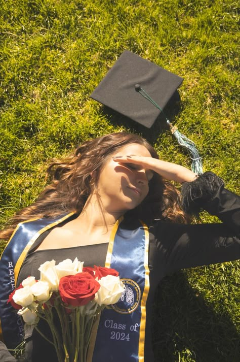 @bekkalynnphotography Med School Photoshoot, Grad Photo Shoot Ideas, Ota Graduation Pictures, Graduation Gown Photoshoot, Faceless Graduation Photos, College Graduation Pictures With Parents, Graduation Pictures City, Whimsical Graduation Pictures, Outside Graduation Pictures