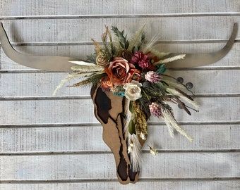 Wall Decor With Wood, Decor With Wood, Animal Skull Decor, Western Wreaths, Cow Skull Decor, Western Skull, Cow Skull Art, Horns Decor, Antlers Decor