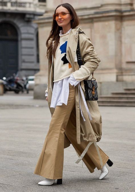 Cool Winter Layering Tricks Courtesy of Street Style Stars - theFashionSpot Layering Street Style, Fall Coats, Fall Fashion Coats, Milan Fashion Week Street Style, Milan Street Style, Womenswear Fashion, Layered Fashion, Milano Fashion Week, Looks Street Style