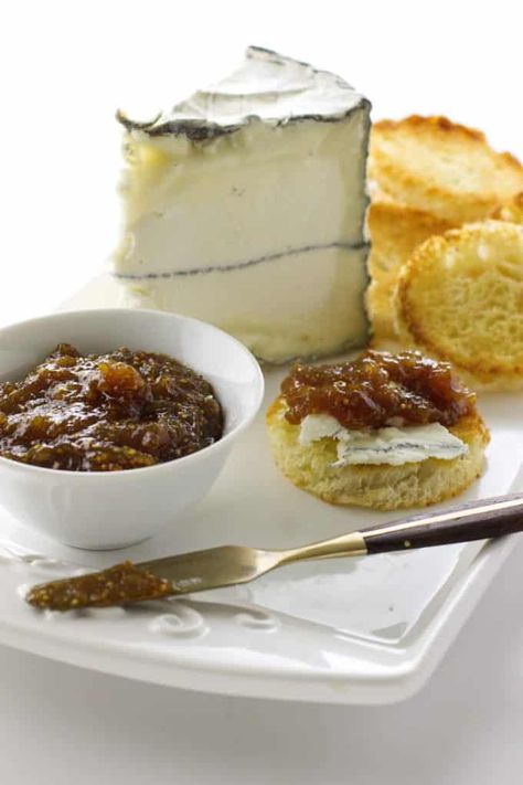 Fig jam made with dried figs! #jam #preserving #jamrecipes #figrecipes #figjam #homemadejam #homecanning #savorthebest Fig Jam Recipes, Dried Fig Jam, Homemade Fig Jam, Dried Fig Recipes, Dried Fig, Fruit Facts, Fig Jam Recipe, Fig Spread, Fig Recipes