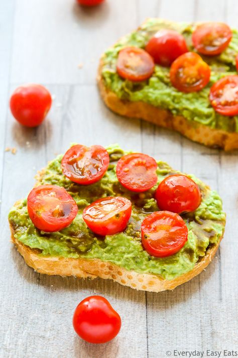 Tomato Avocado Toast Tomato Toast Recipe, Tomato Balsamic, Creamy Tomato Soup Recipe, Homemade Tomato Soup Recipe, Creamy Soup Recipes, Cream Of Tomato Soup, Tomato Soup Homemade, Tomato Avocado, Avocado Toast Recipe