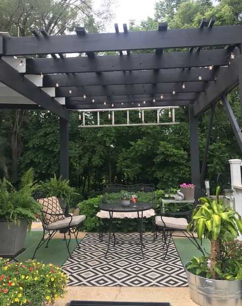 Black Painted Pergola, Painted Pergola, Black Pergola, Painted Patio, Diy Pergola, Pergola Patio, Backyard Garden Design, Backyard Makeover, Outdoor Ideas