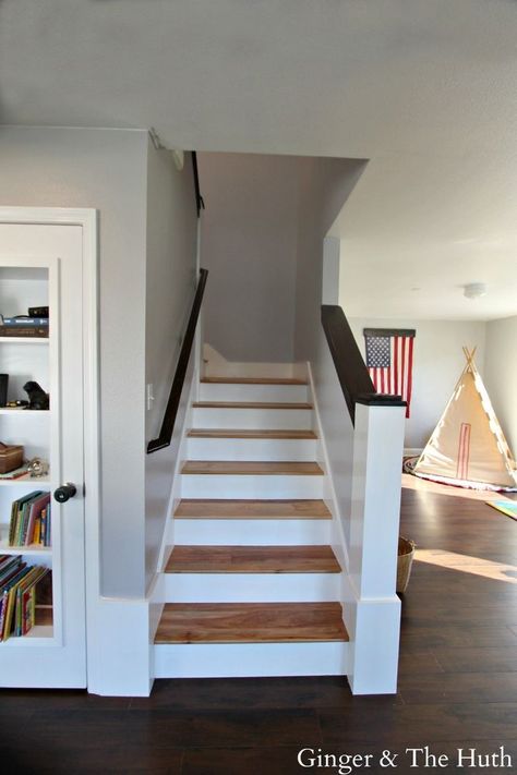 Wood Floor Stairs, Diy Staircase, Staircase Remodel, Home Remodeling Diy, Light Wood Floors, Dark Wood Floors, Wood Stairs, Diy Carpet, Diy Renovation