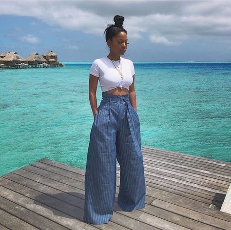 Spring/Summer Styles... Wide Leg Pant Summer Outfit, Wide Leg Denim Summer Outfit, Wide Leg Jeans Crop Top, White And Denim Brunch Outfits, Family Party Outfit Summer, High Waist Wide Leg Pants Outfits, Big Body Style, Glamorous Spring Outfits, Striped Wide Leg Pants Outfit