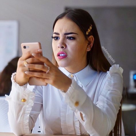 danna paola♡ on Instagram: “Lu is always a mood👑🤍 • • #dannapaola #danna #lu #luelite #lucrecia #lucreciamontesinos #elite #elitenetflix #netflix #jordanna #valu…” Lucrecia Elite, Lu Elite, Elite Outfits, Movie Pic, Women White Blouse, Legally Blonde, Mean Girls, Character Outfits, Gossip Girl