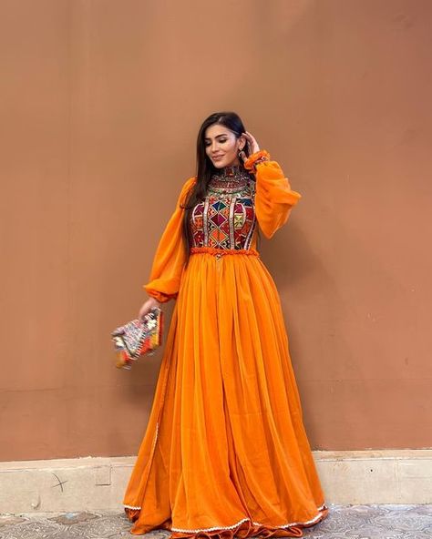 Hazaragi Dress Design, Afghan Outfit, Wading Dress, Afghani Clothes, Balochi Dress, Blouse Casual Fashion, Beautiful Casual Dresses, Gowns Dresses Elegant, Womens Trendy Dresses