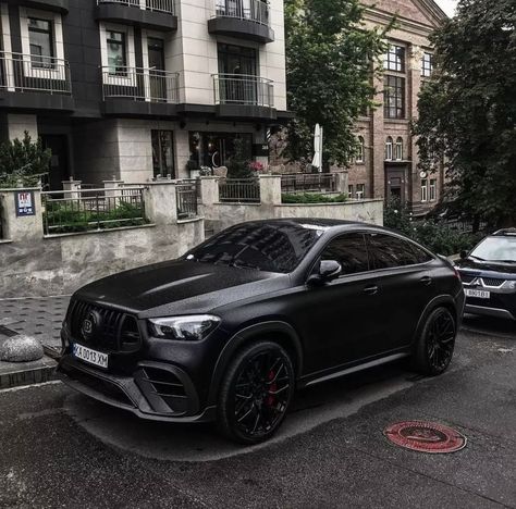 Mercedes Benz Gle Coupe, Benz Suv, Benz Amg, Dream Cars Mercedes, New Luxury Cars, Lux Cars, Car Goals, Mercedes Car, Fancy Cars