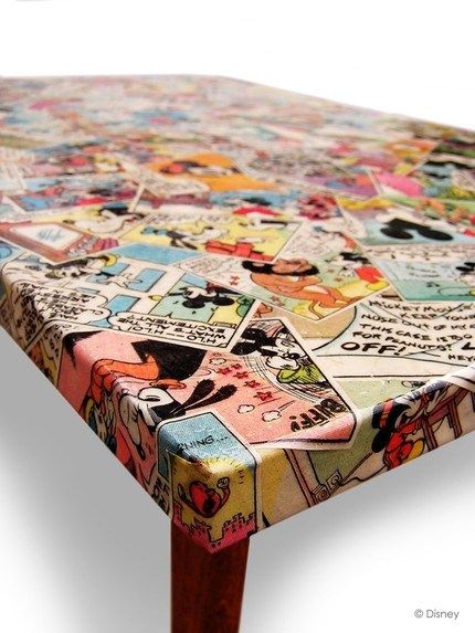 decoupage a table or desk with pictures, comics, stamps, movie tickets, etc. to make it look different and fun! Decoupage Table, Bar Deco, Diy Dorm Decor, Hantverk Diy, Decoupage Furniture, Redo Furniture, Dorm Decorations, Fun Crafts, Sake