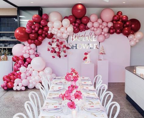 Pink And Red Backdrop, Valentines Balloon Garland, Tulip Theme, Creative Paper Crafts, Idea Valentines Day, Melbourne Photography, Day Party Decor, Valentines Day Decoration, Ideas Valentines Day