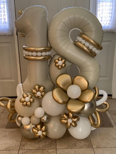 18 balloon bouquet using neutral colors. Qualatex white Kalisan white sand Kalisan mirror whitegold Balloon Bouquet Ideas, Balloon Lights, Gender Reveal Balloons, Grad Party Decorations, Gold Birthday Party, Balloon Arrangements, Balloon Backdrop, Balloon Flowers, Balloon Wall