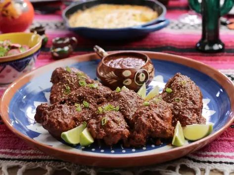 Chicken Mole Recipe, Mole Recipe, Chicken Mole, Valerie Bertinelli, Comfort Food Recipes, Best Slow Cooker, Easy Slow Cooker Recipes, Chicken Slow Cooker Recipes, Recipes To Make