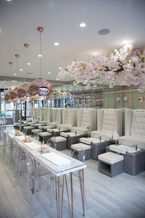 Nail Bar, inspiration for Sol Beauty Co. Cerritos Ca Nail Interior Design Ideas, Instagrammable Nail Salon, Nail Spa Design Interior, Nail Salon Inspiration, Nail Salon Aesthetic Vintage, Nail Bar Aesthetic, Elegant Nail Salon Decor, Nail Salon Luxury, Nail Salon Design Ideas Style