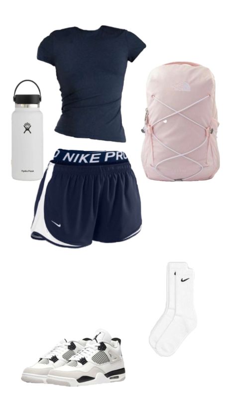 If you need a cute sports outfit I’ve got you covered Basketball Training Outfit, Athletic Outfits Women, Cute Sport Outfits, Track Outfits, Training Outfit, Sport Fits, Cute Athletic Outfits, Outfits Sporty, Sports Outfits