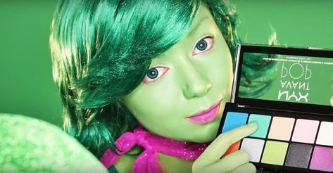 Inside Out: DIY Disgust Costume & Makeup for Halloween « Halloween Ideas Disgust Makeup, Inside Out Makeup, Disgust Costume, Disney Costume Makeup, Green Face Paint, Disgusted Inside Out, Inside Out Costume, Makeup For Halloween, Corpse Bride Costume